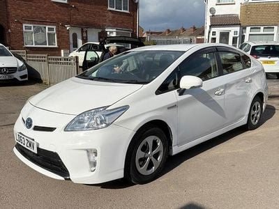 Used Toyota Prius 2019 White Hatchback