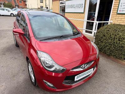 Used Hyundai ix20 Style 90 HP (66 kW) 2011 Red Hatchback