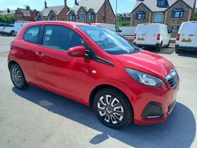 Used Peugeot 108 Active 68 HP (50 kW) 2015 Red Hatchback