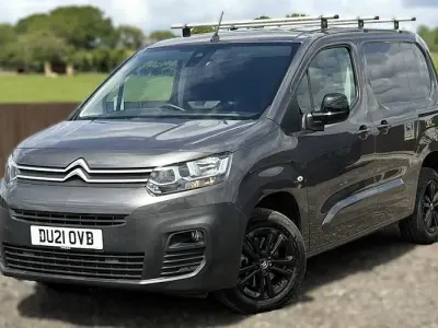 Second-hand Citroën Berlingo Start 131 CP (96 kW) 2021 Gri Monovolum