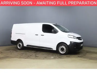 Second-hand Vauxhall Vivaro 100 CP (73 kW) 2023 Alb Monovolum