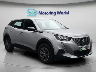 Used Peugeot e-2008 Active Premium 100 kW (136 HP) 2022 SUV