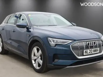 Usado Audi e-tron Design 230 kW (313 CV) 2020 Azul SUV
