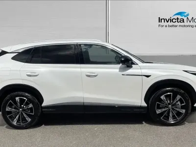 New MG HS SE 2026 White SUV