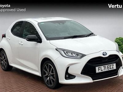 Used Toyota Yaris Hybrid 116 HP (85 kW) 2021 White Hatchback