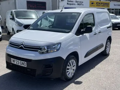 Używany Citroën Berlingo 100 KM (73 kW) 2023 Biały Minivan