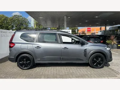 Used Dacia Jogger Extreme 140 HP (102 kW) 2023 Grey MPV