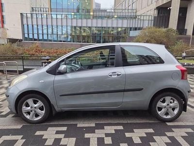 Silver Used 2006 Toyota Yaris Hatchback | £1,950 (Fair price)