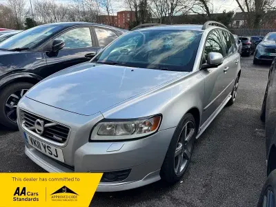 Begagnad Volvo V50 R-Design 150 HK (110 kW) 2011 Silver Kombi