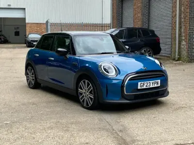 Used Mini Cooper Exclusive 134 HP (98 kW) 2023 Blue Hatchback