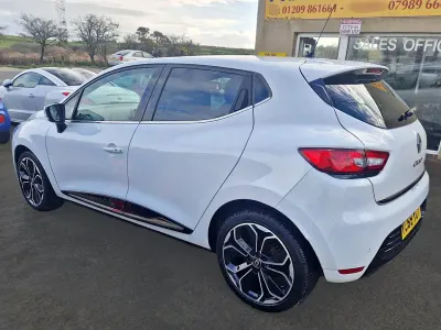 Used Renault Clio Iconic 90 HP (66 kW) 2019 White Hatchback
