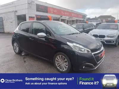 Used Peugeot 208 Signature Sky 82 HP (60 kW) 2019 Blue Hatchback