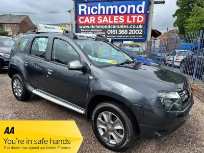 Usado Dacia Duster Lauréate 110 CV (80 kW) 2015 Gris SUV