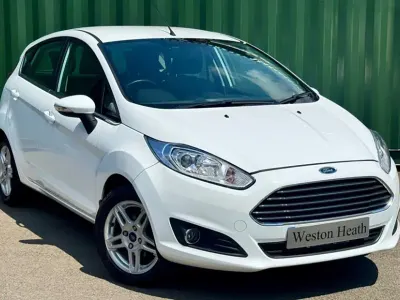 Used Ford Fiesta Zetec 82 HP (60 kW) 2013 White Hatchback
