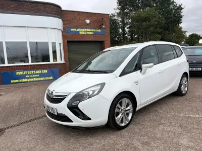 Used Vauxhall Zafira SRi 140 HP (102 kW) 2016 White MPV