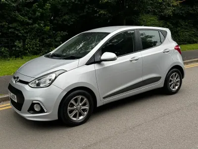 Used Hyundai i10 Premium 67 HP (49 kW) 2016 Silver Hatchback