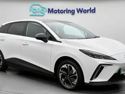 Used MG MG4 EV Trophy 150 kW (204 HP) 2023 White Hatchback