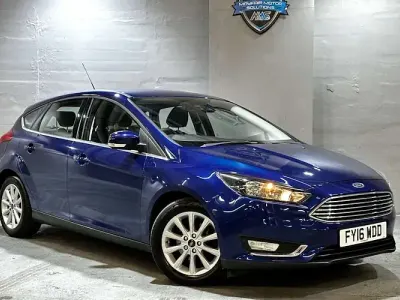 Used Ford Focus Titanium 120 HP (88 kW) 2016 Blue Hatchback