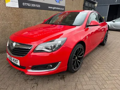 Used Vauxhall Insignia SRi 136 HP (100 kW) 2016 Red Hatchback