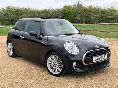 Used Mini Cooper Hatch 135 HP (99 kW) 2018 Black Hatchback