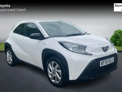 Used Toyota Aygo X PURE 72 HP (52 kW) 2025 White SUV