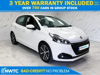 Used Peugeot 208 82 HP (60 kW) 2016 White Hatchback