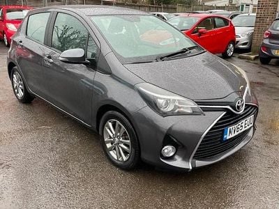 Grey Used 2015 Toyota Yaris Hatchback | £6,775 (Fair price)