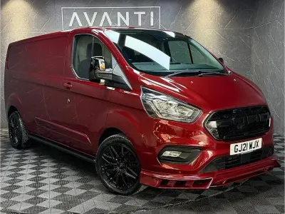 Used Ford Transit Custom Limited 130 HP (95 kW) 2021 Red Van