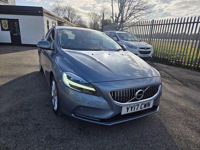 Used Volvo V40 Inscription 120 HP (88 kW) 2017 Blue Hatchback