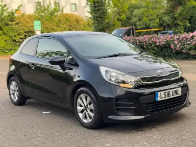 Used Kia Rio 84 HP (61 kW) 2016 Black Hatchback