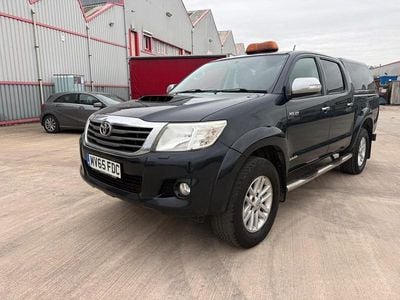 Used Toyota HiLux 171 HP (125 kW) 2015 Grey Pickup