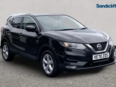 Käytetty Nissan Qashqai Acenta Premium 140 HP (102 kW) 2020 Musta Katumaasturi