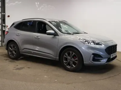 Używany Ford Kuga ST-Line 150 KM (110 kW) 2023 Srebrny SUV