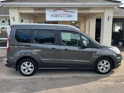 Usado Ford Tourneo Titanium 120 HP (88 kW) 2018 Carrinha