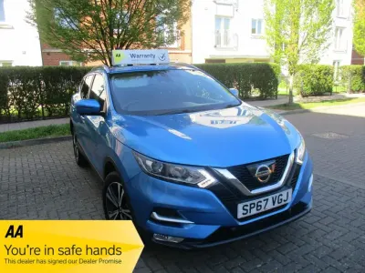 Used Nissan Qashqai N-Connecta 2017 Metallic blue SUV