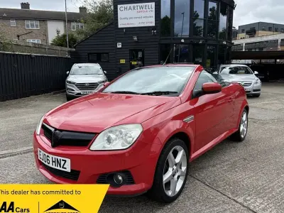 Używany Vauxhall Tigra 125 KM (91 kW) 2006 Czerwony Kabriolet