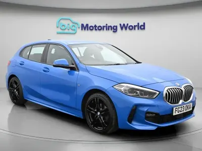 Używany BMW 118 M Sport 136 KM (100 kW) 2023 Niebieski Hatchback