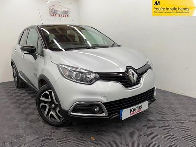 Silver and black Used 2017 Renault Captur Dynamique SUV | £5,290 (Fair price)