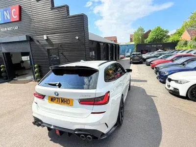 Begagnad BMW 330e M Sport 288 HK (211 kW) 2022 Vit Kombi