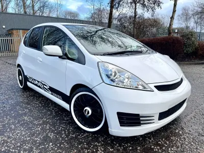 Begagnad Honda Jazz 100 HK (73 kW) 2011 Vit Halvkombi