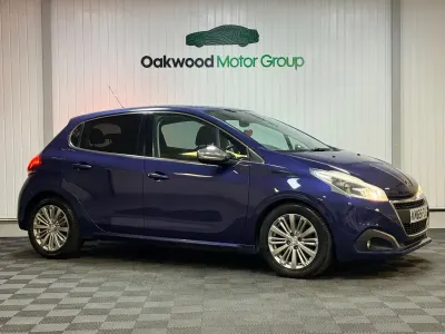 Used Peugeot 208 Allure 100 HP (73 kW) 2015 Blue Hatchback