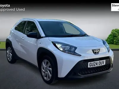 Used Toyota Aygo X PURE 72 HP (52 kW) 2024 White SUV