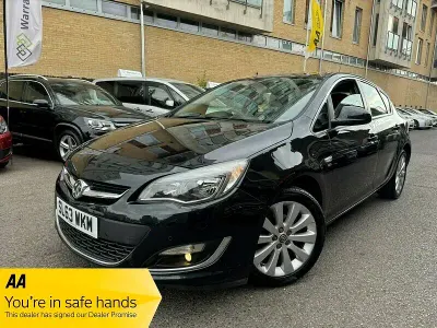 Begagnad Vauxhall Astra Elite 2014 Svart