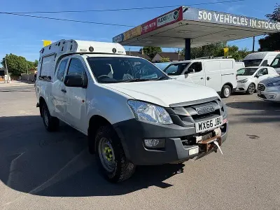 Used Isuzu Pick up 161 HP (118 kW) 2017 White Pickup