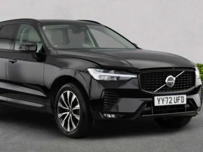 Begagnad Volvo XC60 Plus 2023 Svart SUV