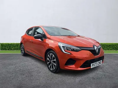 Used Renault Clio Evolution 145 HP (106 kW) 2023 Orange Hatchback