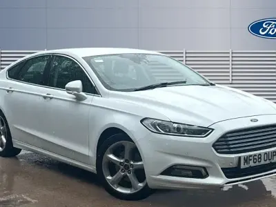 Used Ford Mondeo Titanium 165 HP (121 kW) 2018 White Hatchback