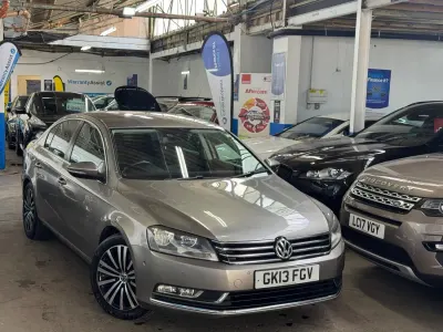 Usado VW Passat Sportline 177 HP (130 kW) 2013 Castanho Sedan
