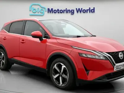 Used Nissan Qashqai N-Connecta 140 HP (102 kW) 2022 Red SUV