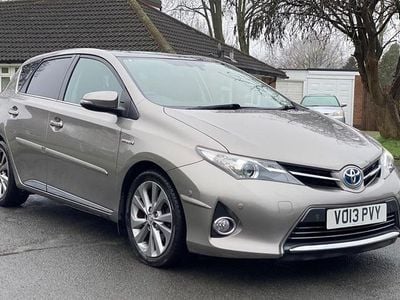 Used 2013 Toyota Auris Hybrid | £6,899 (Fair price)
